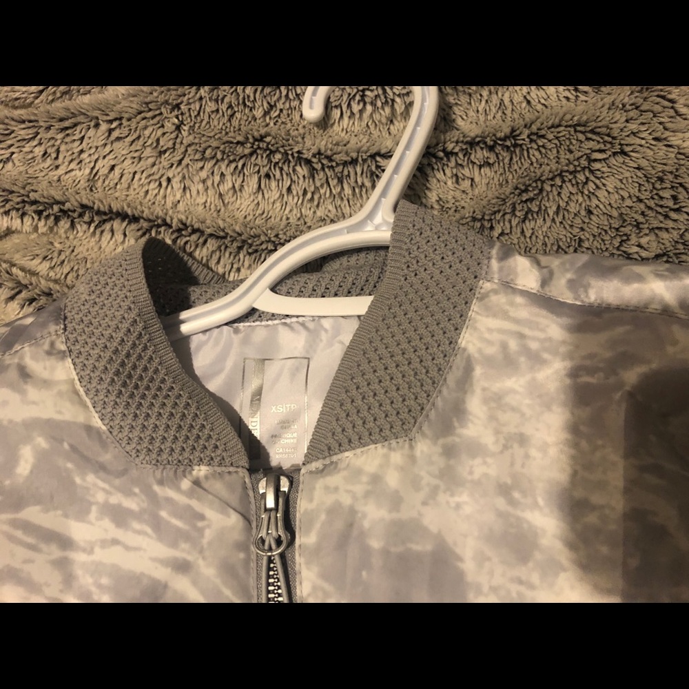 Jacket - Picture 2 of 3